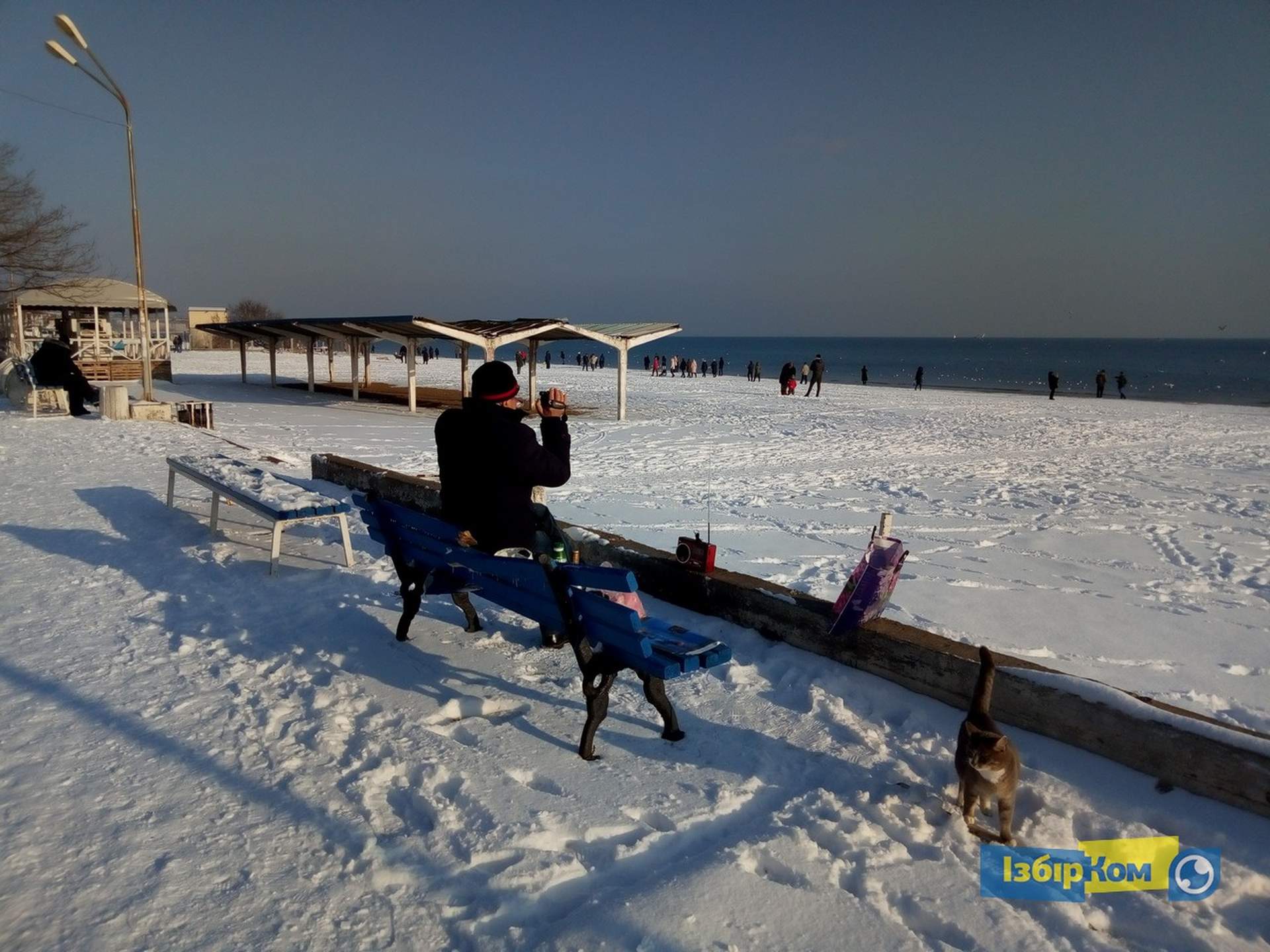 Снег в Одессе: катание на санках и прогулки к морю