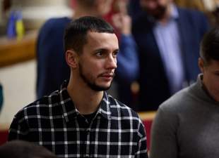 Нардеп Горенюк отказался от машины брата и отправил жену в Германию