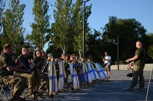 День Української Державності у Миколаєві: концерт просто неба на імпровізованій сцені