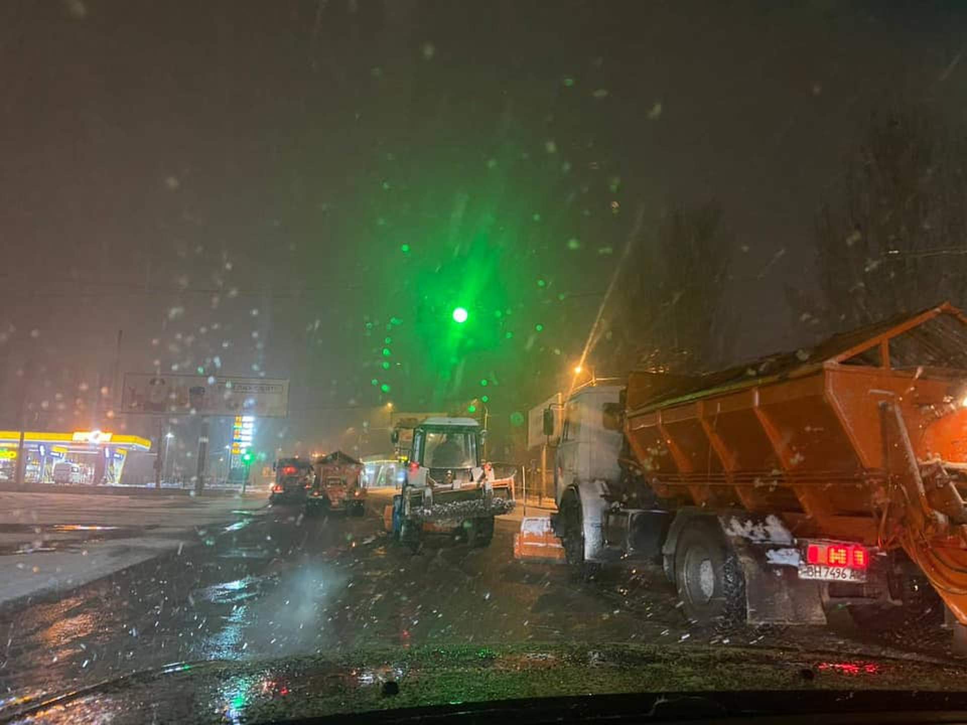 Одесу завалює снігом