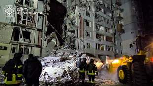 Aggressor forces drop bombs on Kherson and kill two people