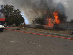 Через російські обстріли в Очакові сталася пожежа