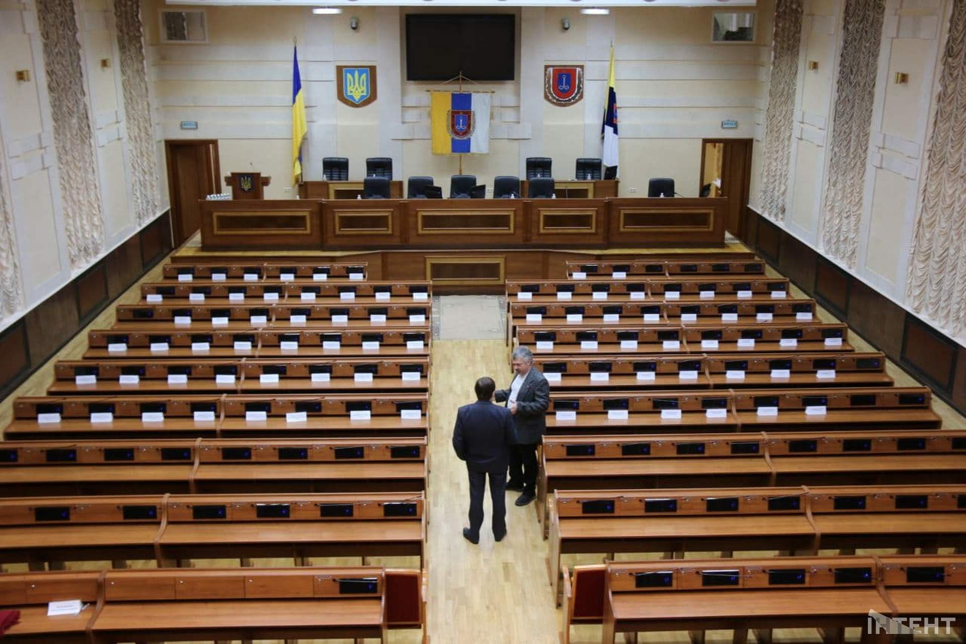 Перша сесія нової Одеської обласної ради в кадрах