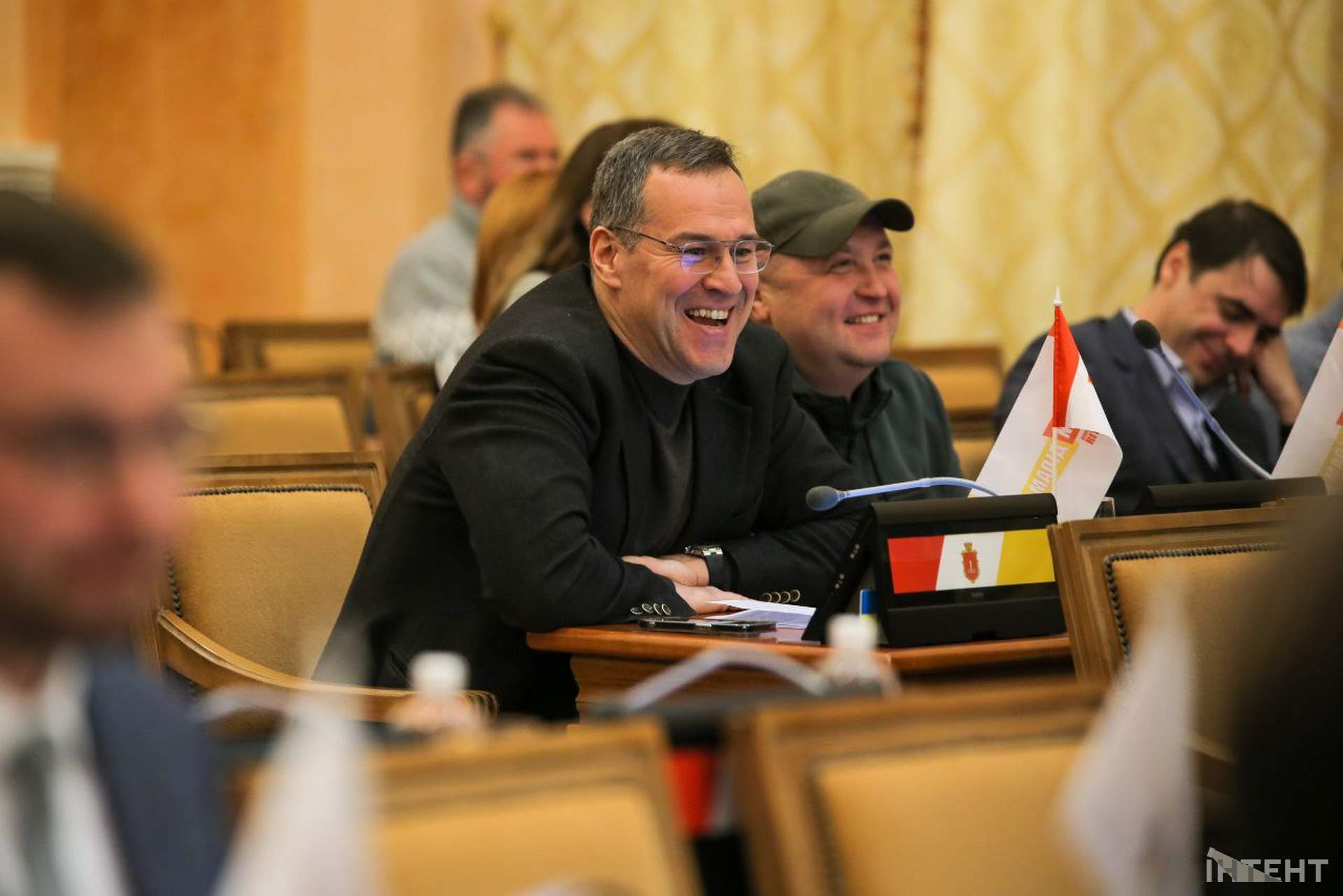 Емоційна сесія Одеської міської ради в об'єктиві Інтента