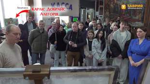 Looters' exhibition: in Genichesk, the occupiers exhibited copies of stolen paintings from Kherson