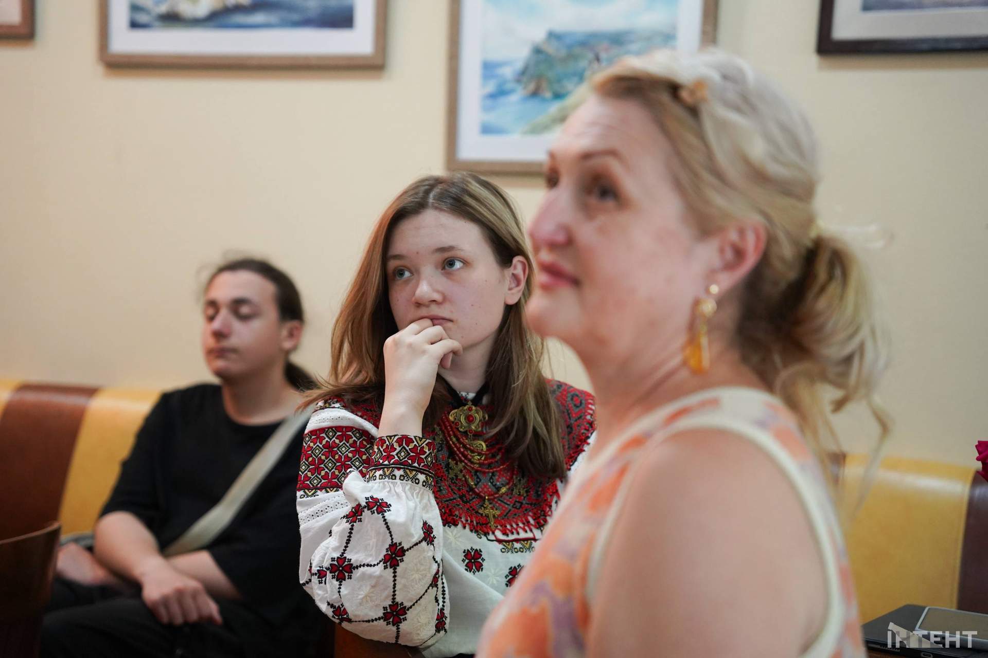 В одеській Книгарні-Кав'ярні відкрилась виставка художниці з Криму
