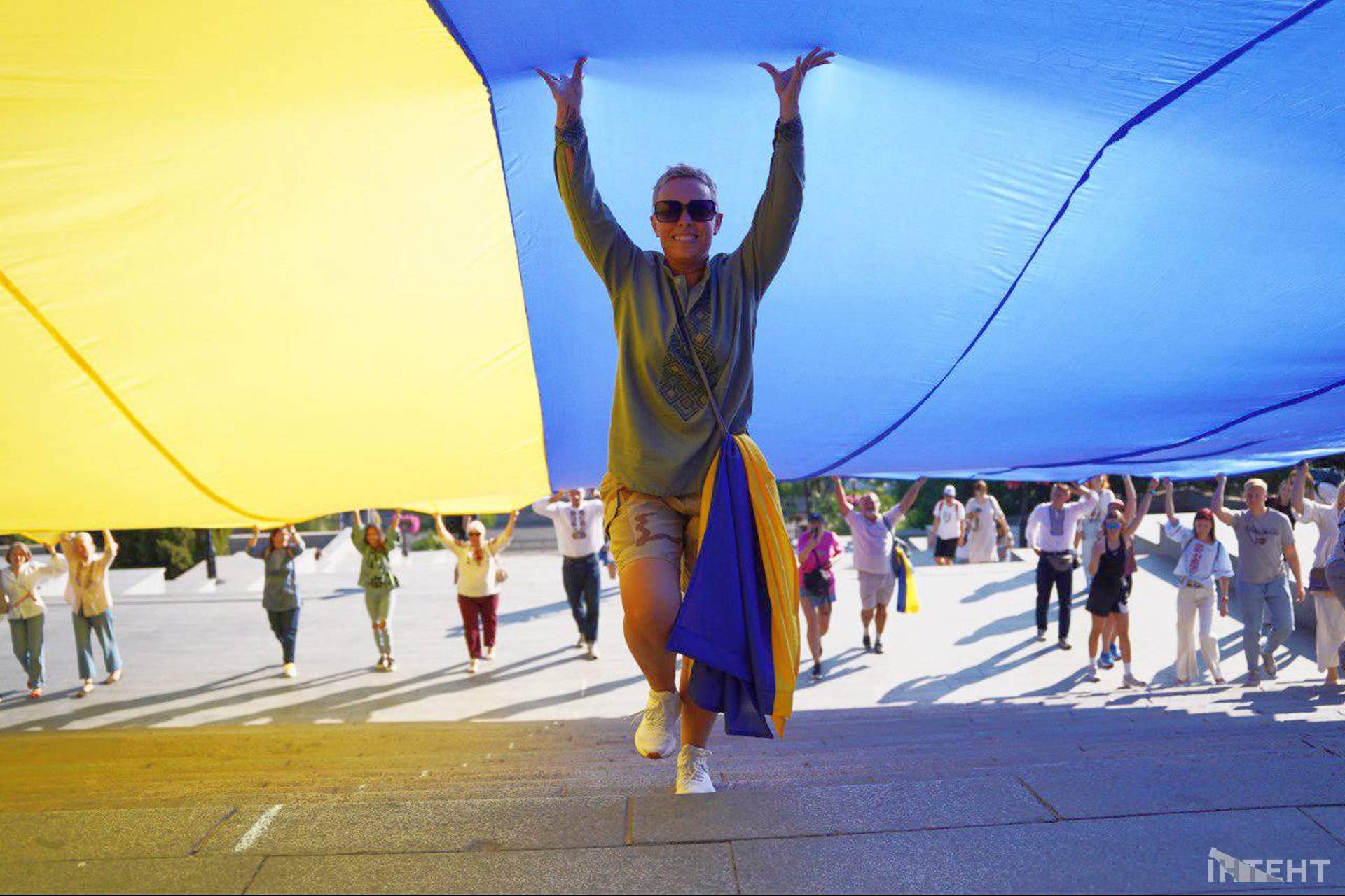 В Одесі розгорнули 34-метровий прапор України до Дня Незалежності