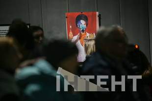 "Між життям та сюром": в одеському музеї відбулася сюрреалістична фотовиставка