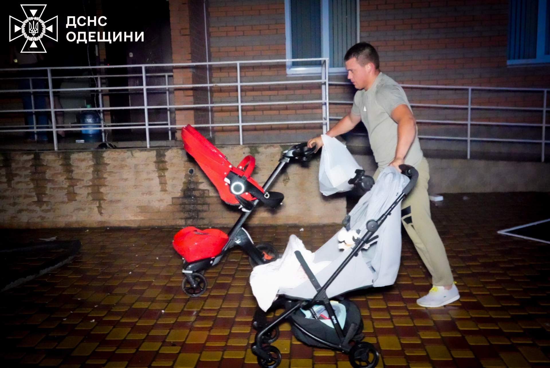 Рятувальники дістали з-під завалів двох загиблих від російської атаки