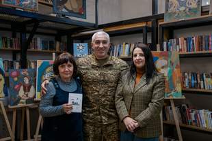 Одеський журналіст-військовослужбовець презентував свою книгу казок