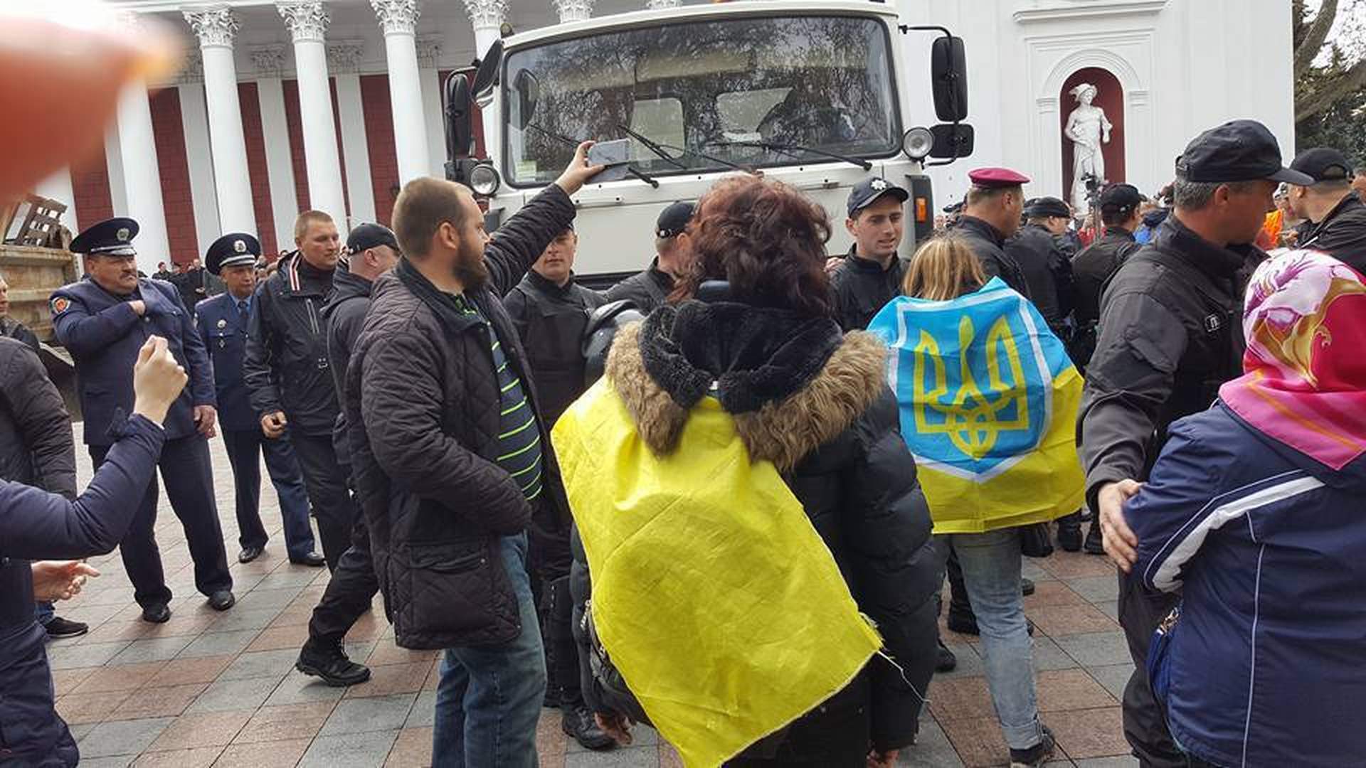Кровавый вторник в Одессе: разгон "АнтиТрухановского майдана" и оцепление мэрии