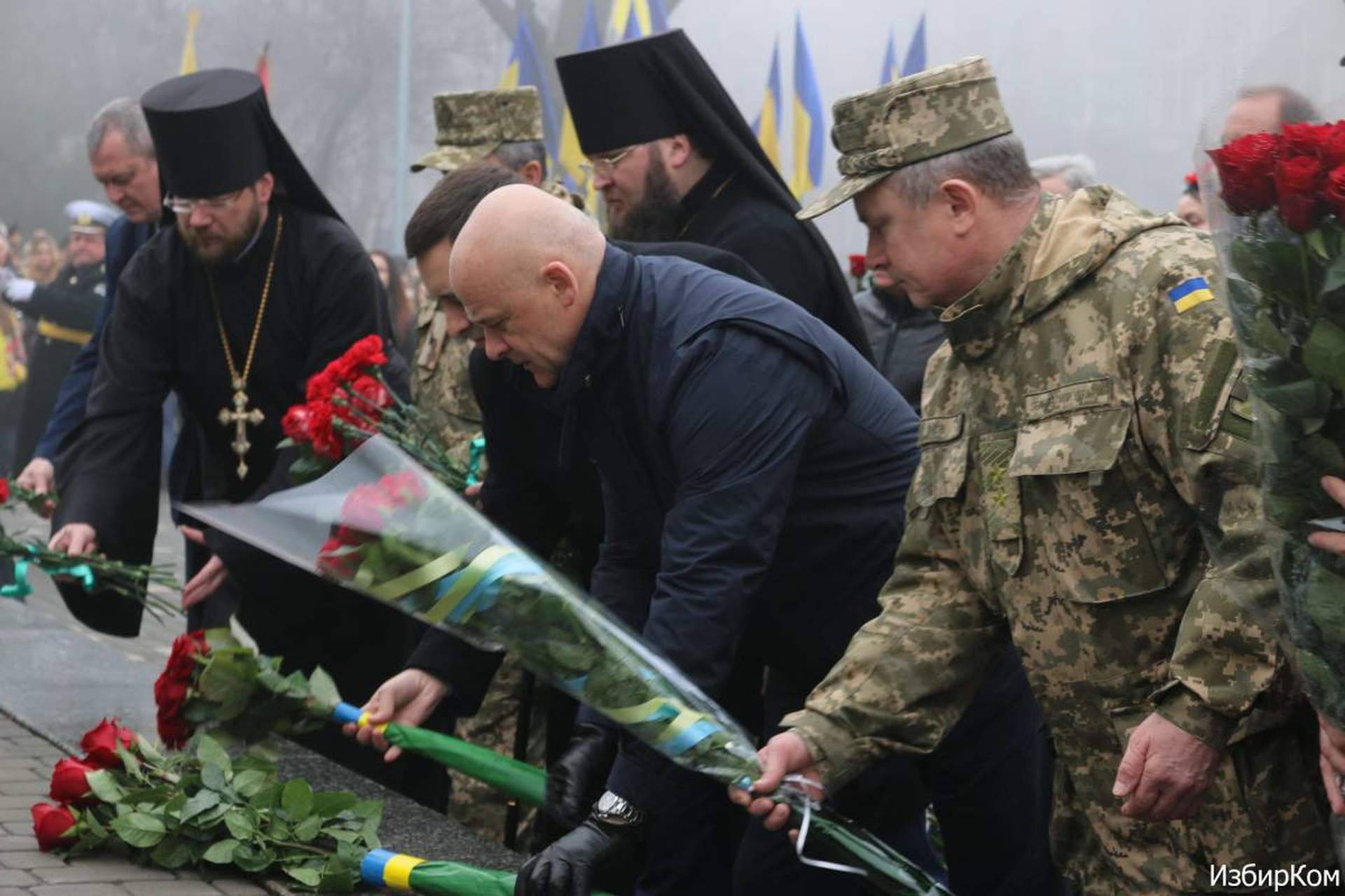 Одесситы принесли цветы к памятнику Шевченко и потребовали освободить Савченко