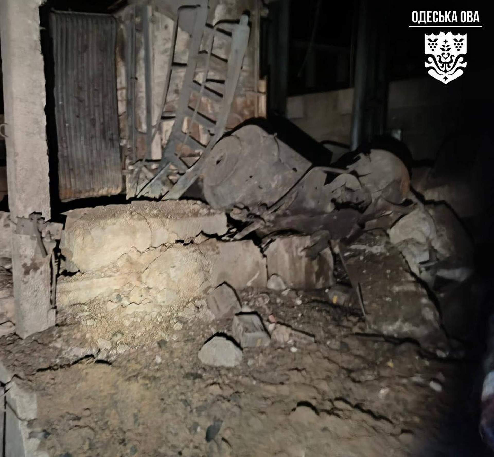 Цивільне судно в порту Одеси потрапило під удар дрона