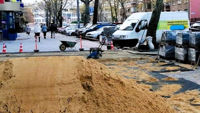 Ремонт тротуара в Николаеве. ФОТО: nikcenter.org