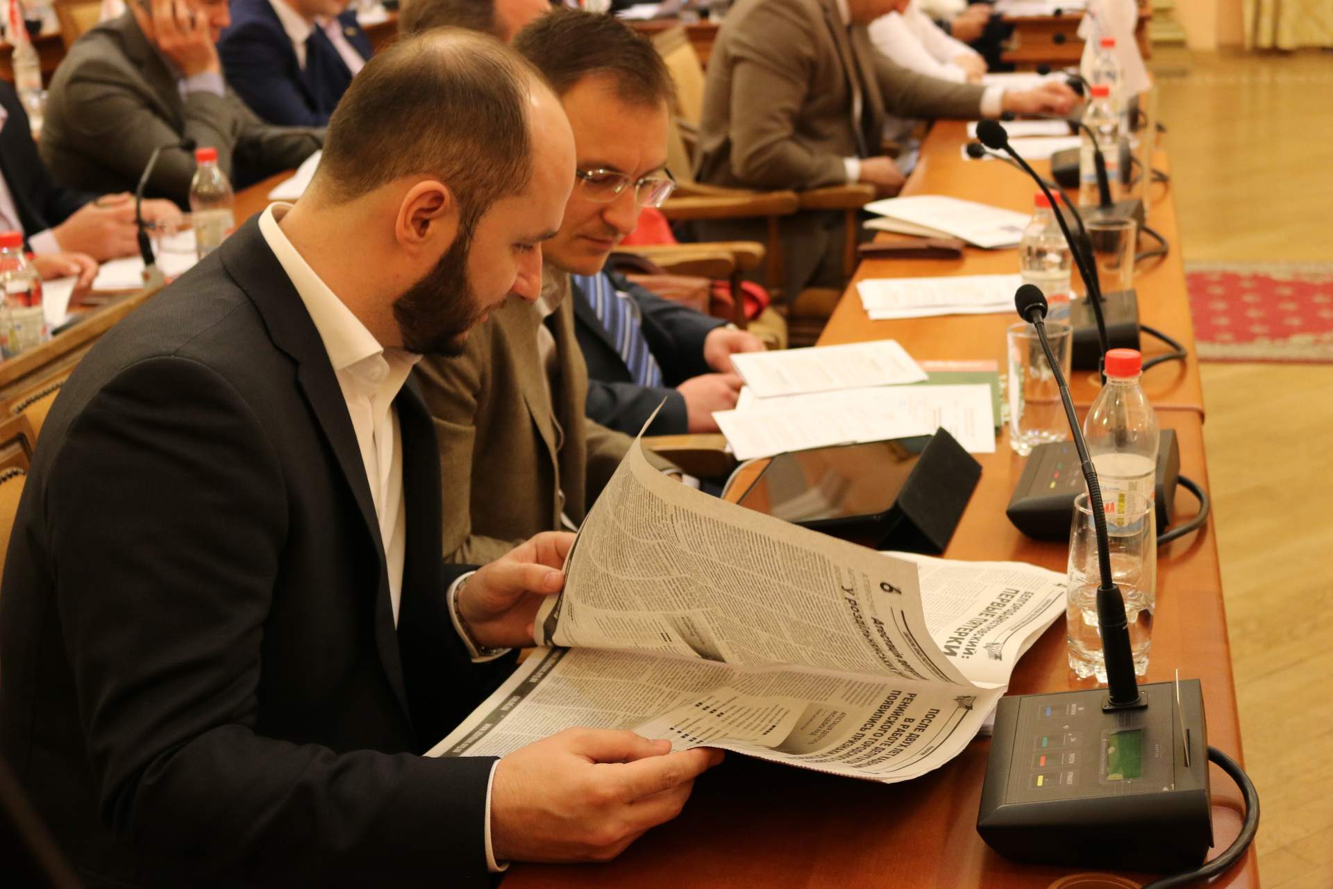 Сессия Одесского городского совета: палатка перед мэрией и "подарок" депутатам