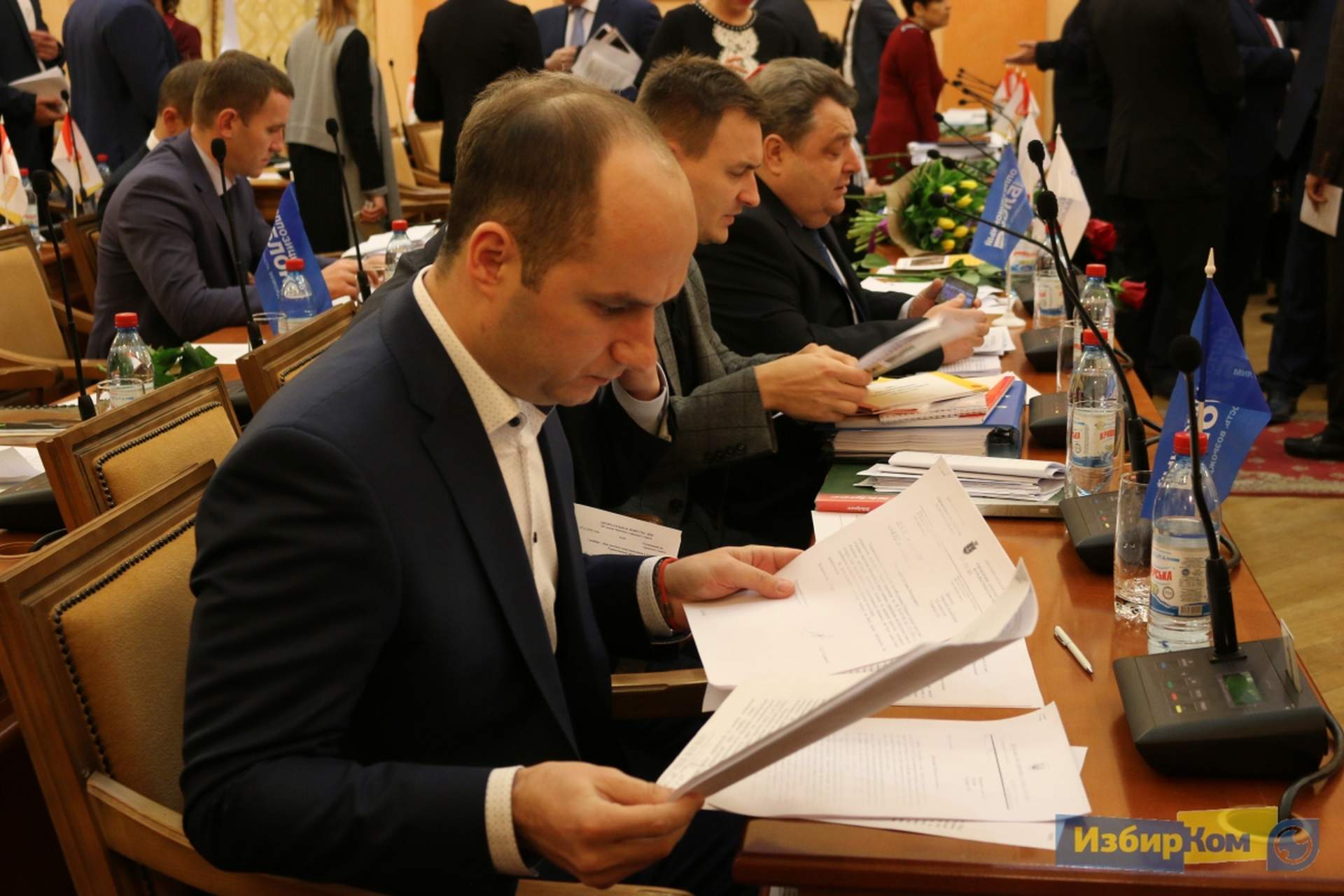 Сессия Одесского городского совета: розы депутатам и более ста вопросов повестки дня