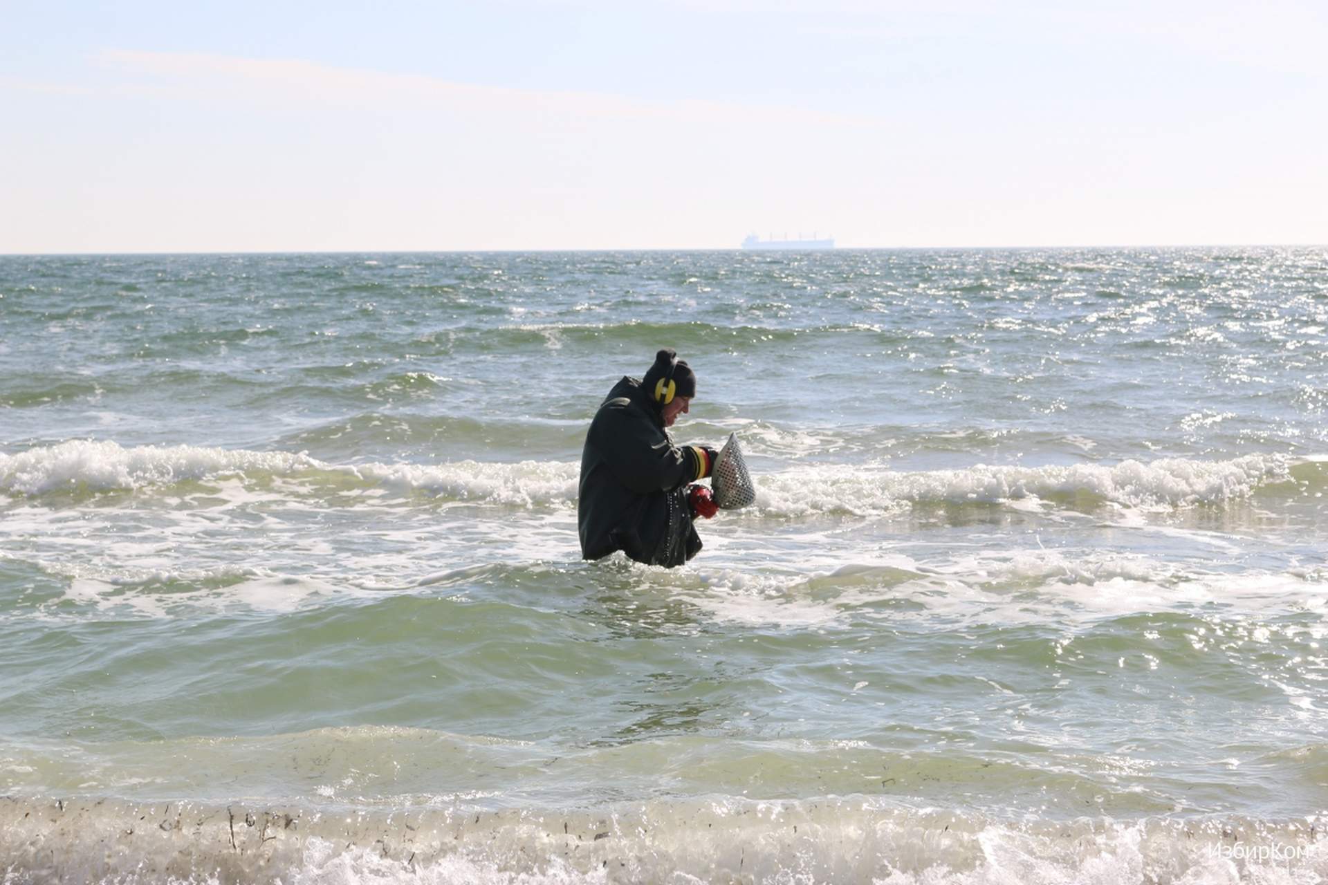 Первые выходные весны одесситы проводят у моря