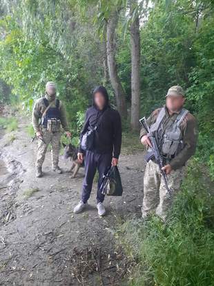 На Одещині затримали чоловіка, який хотів перетнути кордон на надувній подушці через Дунай