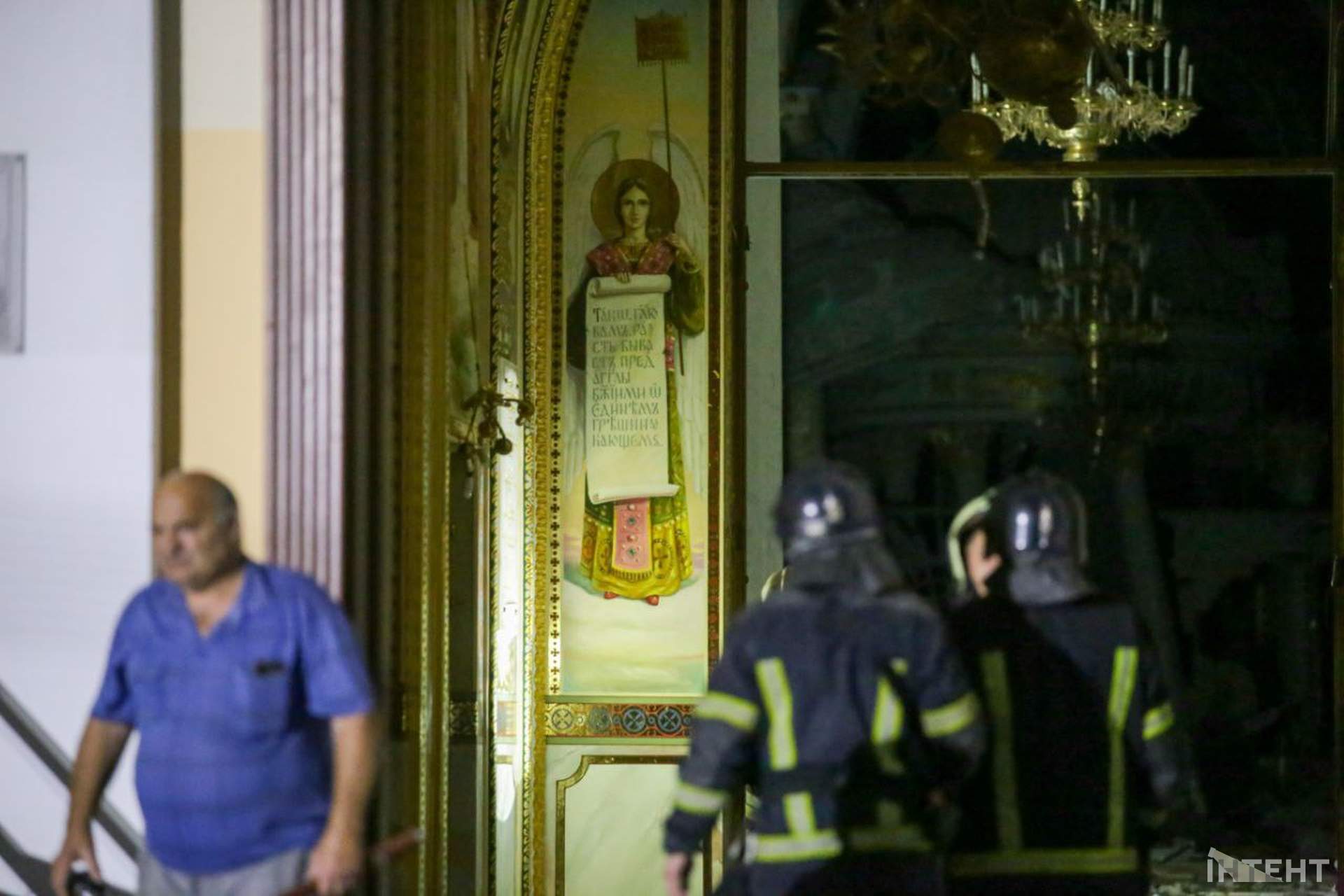 Наслідки нічної атаки росіян по Одесі в світлинах Інтента