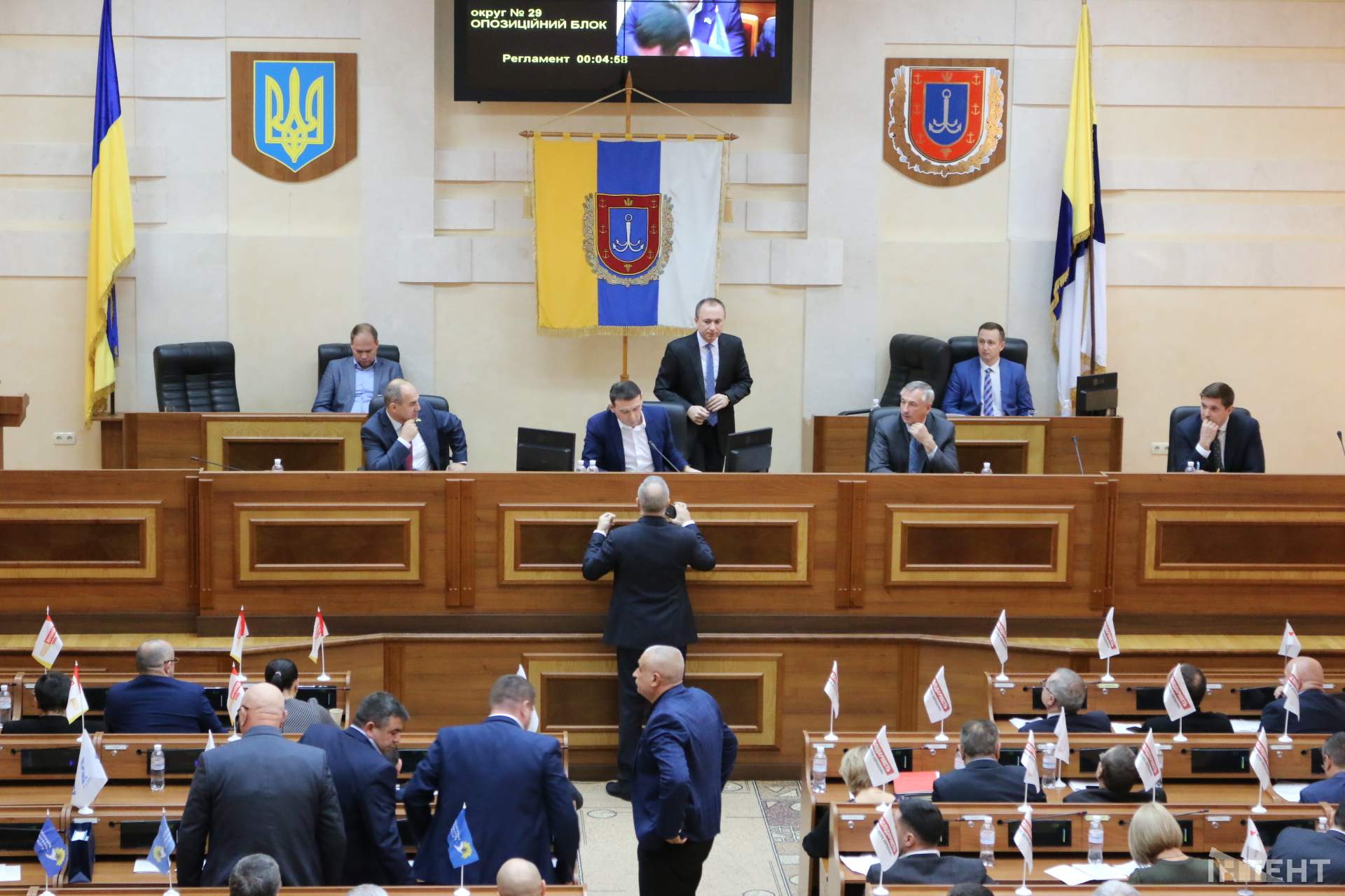 Як проходить позачергова сесія Одеської обласної ради