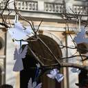 В Одесі вшанували пам'ять вбитих росіянами у драмтеатрі Маріуполя