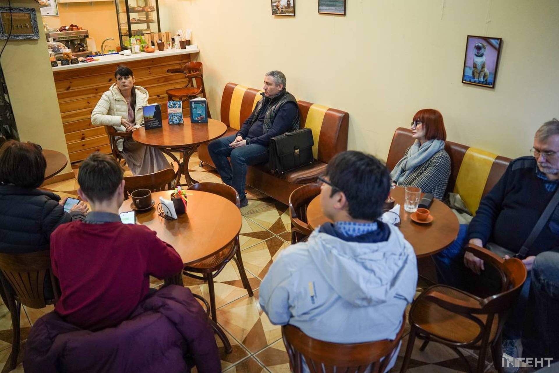 Авторка Інтенту презентувала свої книги в одеській Книгарні-Кав'ярні