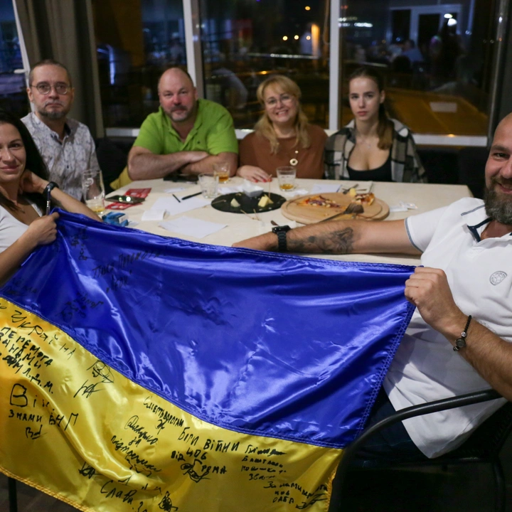 Благодійна інтелектуально-розважальна гра "Увімкніть логіку"