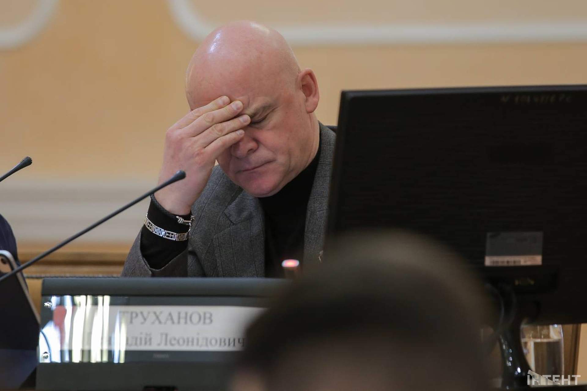 Перша цього року пленарна сесія Одеської міської ради у світлинах Інтента