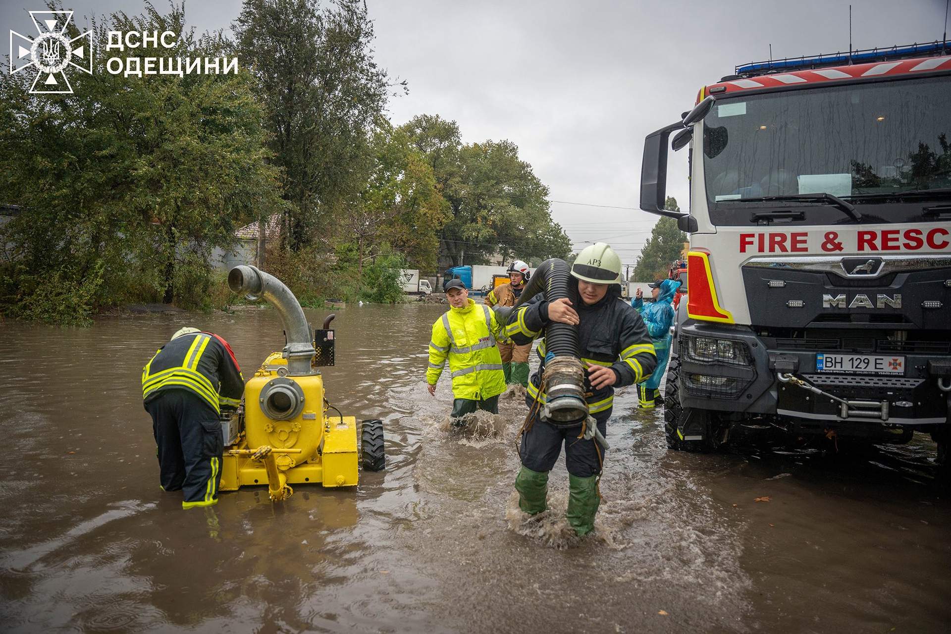 Негода знеструмила понад 30 населених пунктів на Одещині