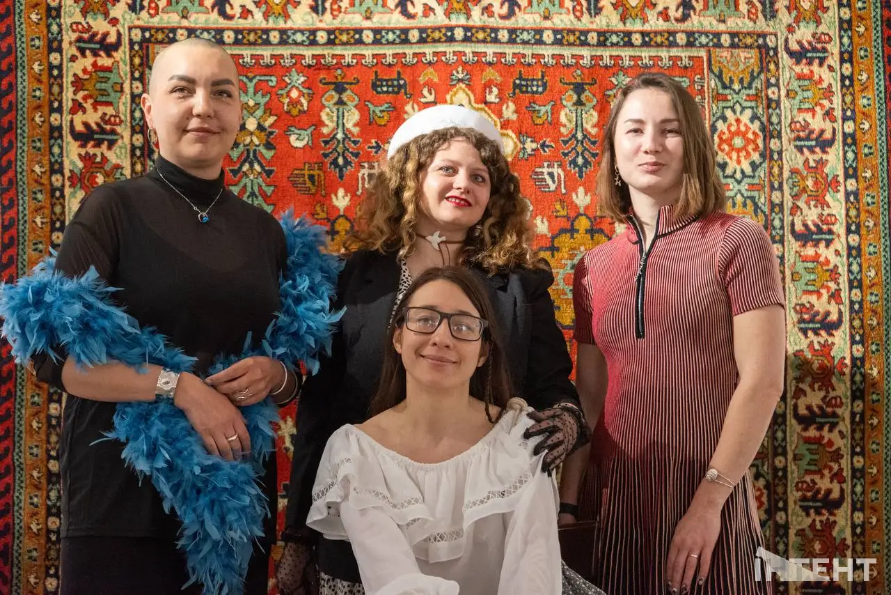 Панельна бесіда та живий виступ у межах виставки "Куди веде течія?"